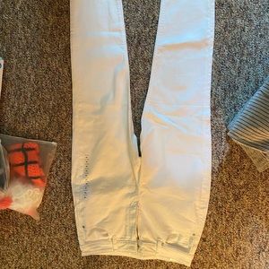 American Eagle Hi rise Mom Jeans